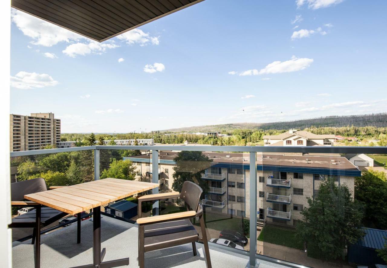 Pomeroy Hotel Fort Mcmurray Bagian luar foto