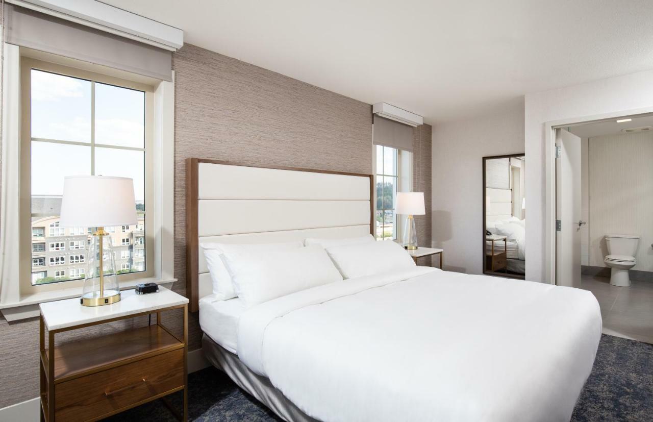 Pomeroy Hotel Fort Mcmurray Bagian luar foto