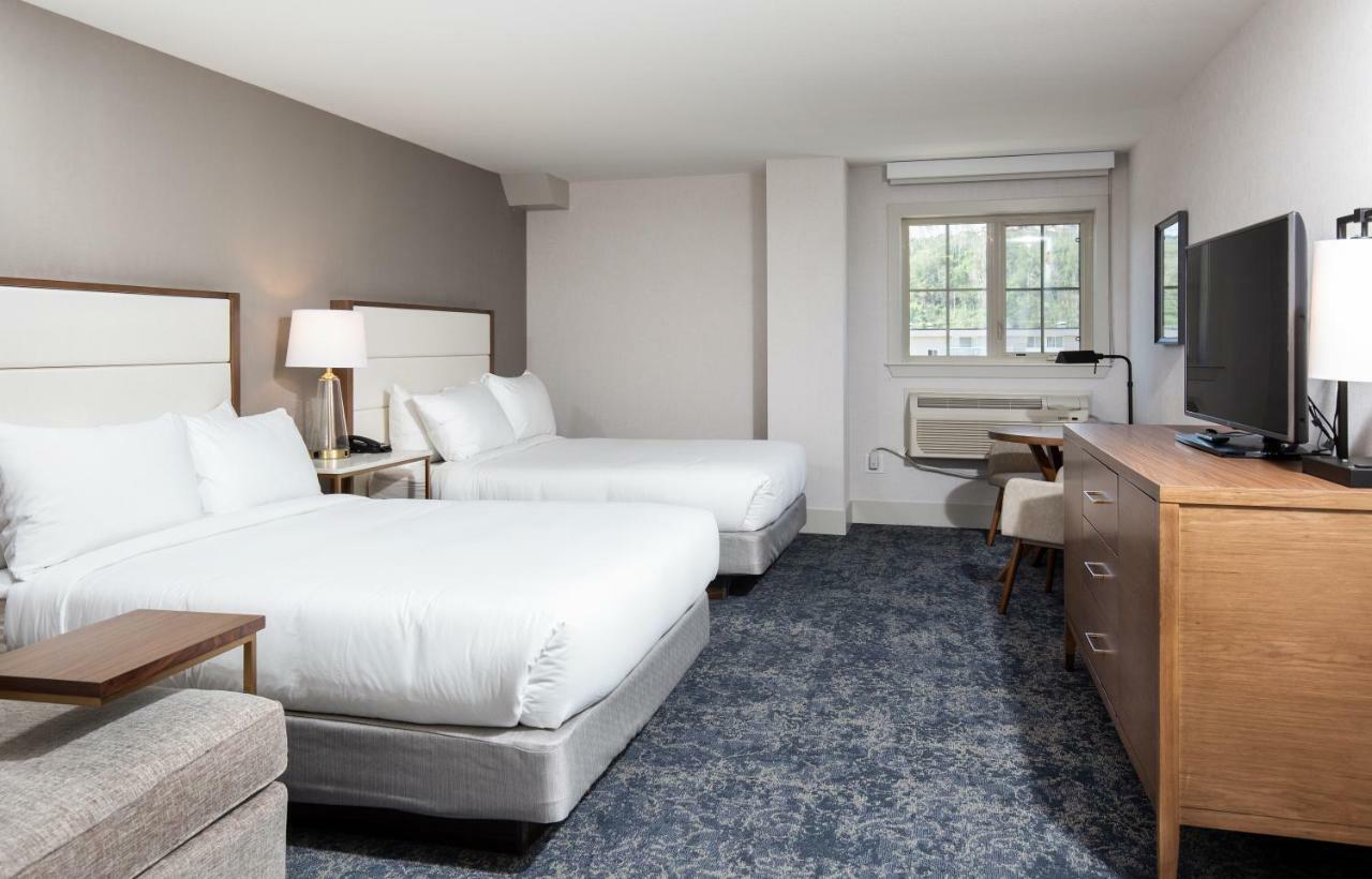 Pomeroy Hotel Fort Mcmurray Bagian luar foto
