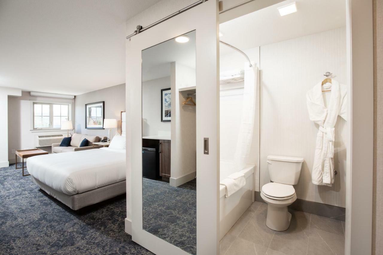 Pomeroy Hotel Fort Mcmurray Bagian luar foto